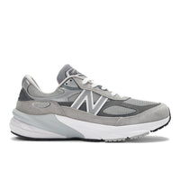 Men's New Balance Footwear in Black/ White. Sku: M990GL6-4E