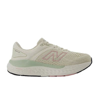 Women's New Balance W1540TG4 Wide in Turtledove/ Silver Moss. Sku: W1540TG4