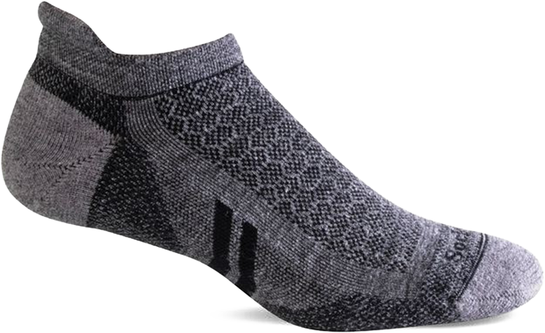 Quarter turn view Men&